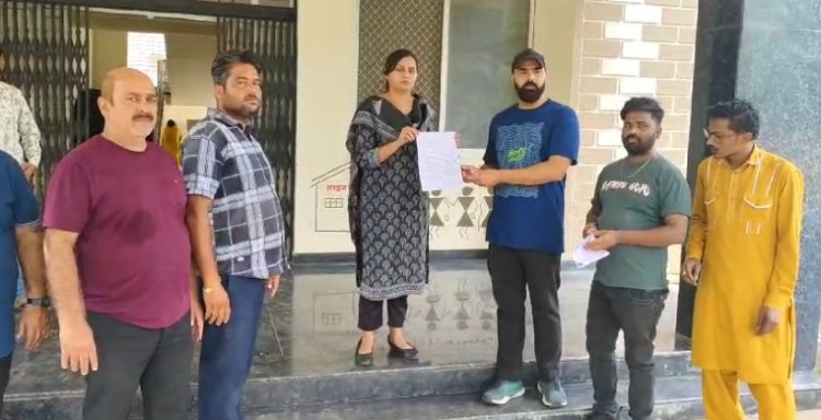 NEWS : अंडा व्यापारियों ने सौंपा ज्ञापन, बताई परेशानी, और त्यौहार पर दुकाने खोलने की मांग, कहीं ये बात, पढ़े खबर