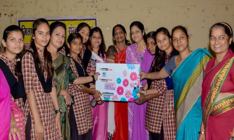 NEWS : शासकीय डाइट में इनरव्हील का सेवा प्रकल्प, बालिकाओं के उत्तम स्वास्थ्य की रक्षा, सेनेटरी पैड मशीन एवं पैड डिस्पोजल मशीन की प्रदान, पढ़े खबर