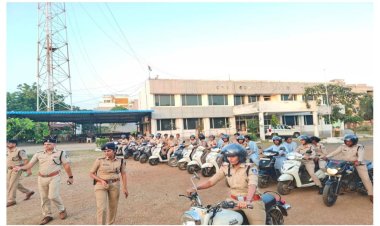 BIG NEWS : नवदुर्गा उत्सव में बेखौफ रहे महिलाये ओर बालिकाएं,आपके बीच आ रही है दुर्गावाहिनी,जो बदमाशों पर रखेगी अपनी नजर,अगर की किसने गलती,तो उसे खाना पड़ेगी हवालात की हवा,नीमच SP ने गठित की ये पार्टी,पढ़े ये खबर