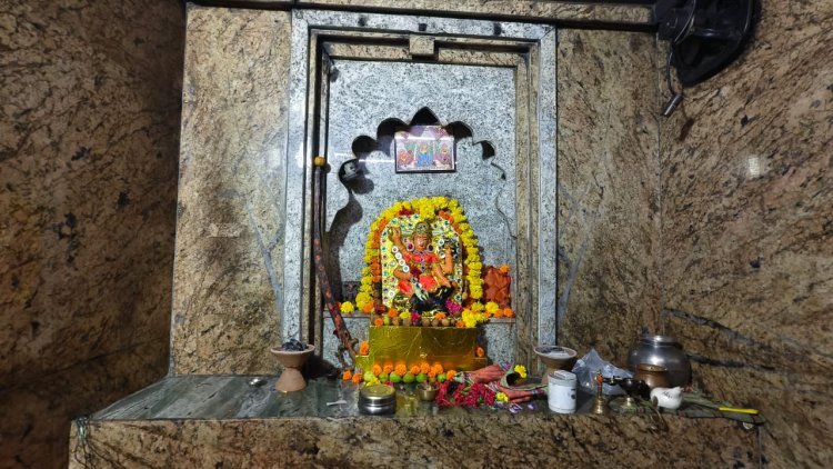 BIG NEWS : मनासा क्षेत्र के इस मंदिर में चोरो का धावा,आभूषण और नगदी पर यु किया हाथ साफ,गांव में भी दहशत का माहौल,पुलिस जुटी जाँच में
