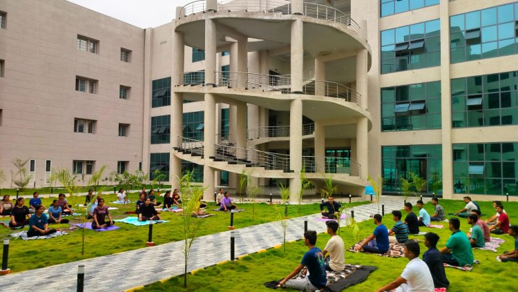 NEWS : नीमच मेडिकल कॉलेज में योग एवं मेडिटेशन क्लास,डीन घनघोरिया नेतृत्व में ये पहल भी,विधार्थी स्वस्थ और तनाव मुक्त हो ये प्रयास,पढ़े ये खबर