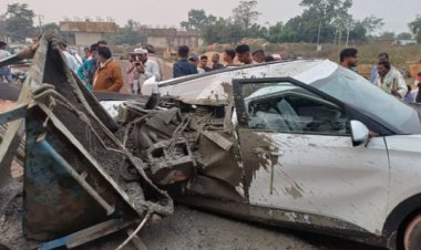 BIG NEWS : मौत छूकर निकल गई... अंदर बैठा परिवार, और कार पर गिरी क्रेन, किसी को नहीं आई खरोच, आखिर कैसे हुआ ये चमत्कार, पढ़े खबर