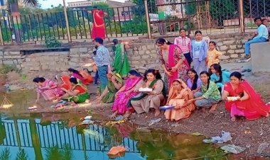 NEWS : महिला समन्वय शाखा ने मनाया देव दीपावली पर्व, जल में तैराए दीप, क्या है मान्यता, पढ़े खबर में