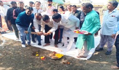 WOW ! मनासा नगरवासियों को बड़ी सौगात, करोड़ों की लागत से बनेगा शॉपिंग काम्पलेक्स, विधायक मारू ने किया भूमिपुजन, पढ़े खबर