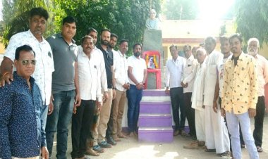 NEWS : ब्लॉक कांग्रेस कमेटी जीरन ने मनाई पूर्व प्रधानमंत्री स्वर्गीय इंदिरा गांधी की जन्म जयंती, चित्र पर किया माल्यार्पण, बताया योगदान, पढ़े खबर