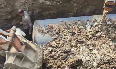 OMG ! पेयजल पाइप लाइन का कार्य, अचानक हुआ हादसा, मिट्टी में दबा एक व्यक्ति, घंटो रेस्क्यू के बाद बाहर निकाला, पढ़े मनीष जोलान्या की खबर