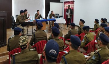 NEWS : एसपी अंकित जायसवाल ने ली राजपत्रित अधिकारियों, थाना एवं चौकी प्रभारियों की बैठक, सीएम हेल्पलाईन पर लंबित शिकायतों एवं अपराधों के निराकरण के निर्देश, पढ़े खबर