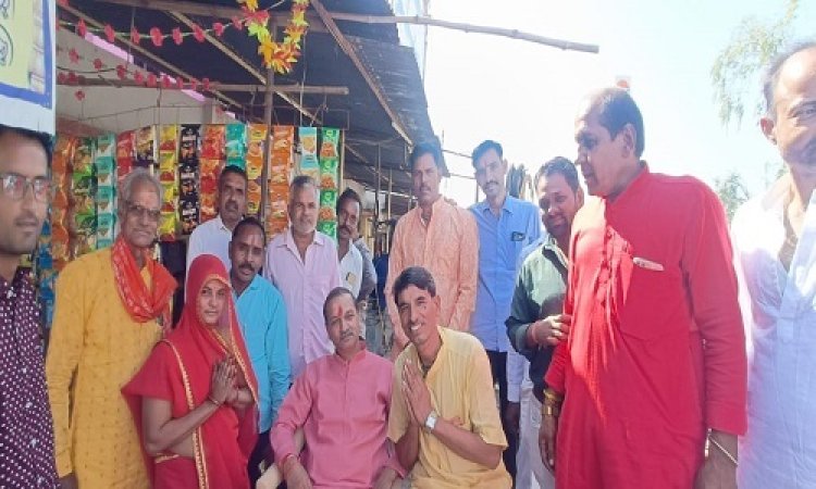 NEWS : विधायक सखलेचा ने क्षेत्रवासियों से की मुलाकात, दीपावली की शुभकानाएं एवं बधाई दी, हर संभव मदद का दिया आश्वासन, पढ़े खबर