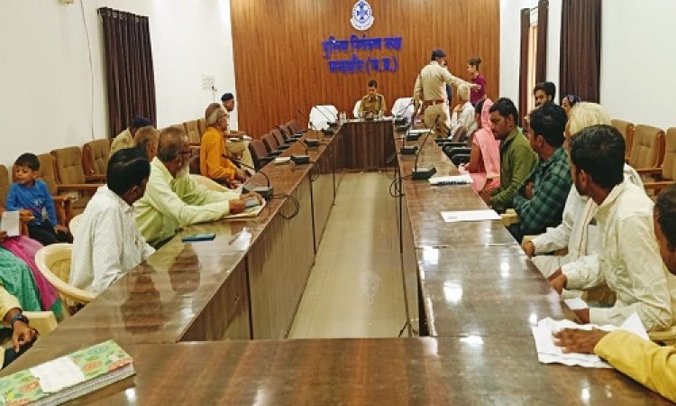 BIG NEWS : मंदसौर पुलिस मुख्यालय पर शिकायत निवारण महाशिविर, शिकायतों का किया त्वरित निराकरण, इनके चेहरे पर आई खुशी, एसपी सहित ये अधिकारी मौजूद, पढ़े खबर