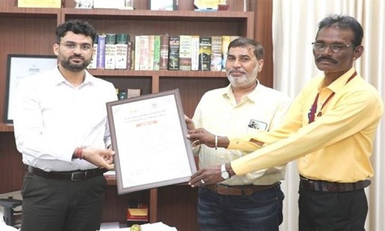 NEWS : उल्लास नवभारत साक्षरता मूल्यांकन परीक्षा में नीमच जिला प्रदेश में द्वितीय स्थान पर, प्रशस्ति पत्र किया भेंट, पढ़े खबर
