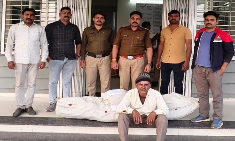 BIG NEWS : नीमच जिले के इस गांव में गांजे की अवैध खेती, सुचना पर सिटी पुलिस ने दी दबिश, बड़ी मात्रा में मिली नशे की खैप, एक आरोपी भी गिरफ्तार, पढ़े खबर