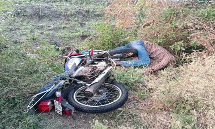 BIG NEWS : नीमच जिले में सड़क हादसा, अब्दुल नाम के युवक की दर्दनाक मौत, मौके पर पहुंची सरवानिया चौकी पुलिस, अब जांच शुरू, घटना को लेकर S.I. असलम पठान ने किया बड़ा खुलासा, पढ़े खबर