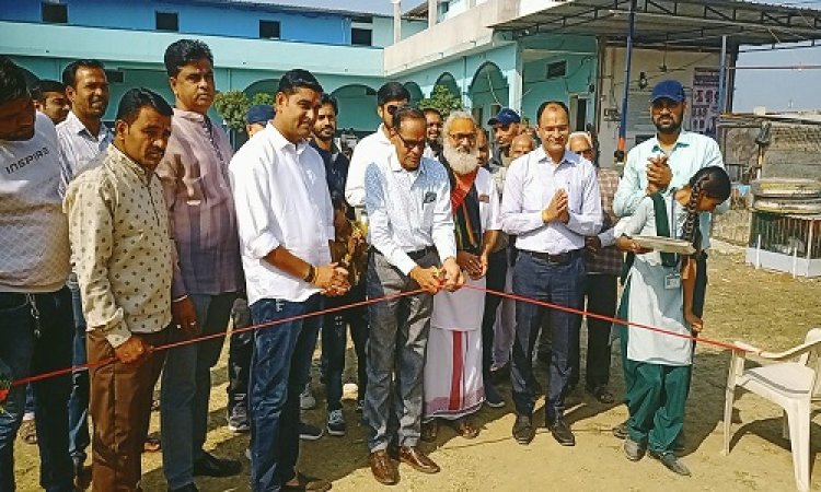 NEWS : विद्या सागर पब्लिक स्कूल परिसर में बाल मेले का आयोजन, बच्चों ने लगाई स्टॉल, तो ग्रामवासियों ने उठाया लुप्त, पढ़े खबर