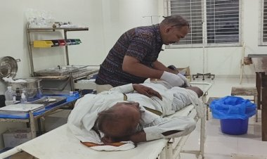 OMG ! दो बाइक आपस में टकराई, एक महिला सहित तीन गंभीर घायल, मनासा से जिला अस्पताल रैफर, 108 में ऐसे दिखाई गंभीरता, पढ़े मनीष जोलान्या की खबर