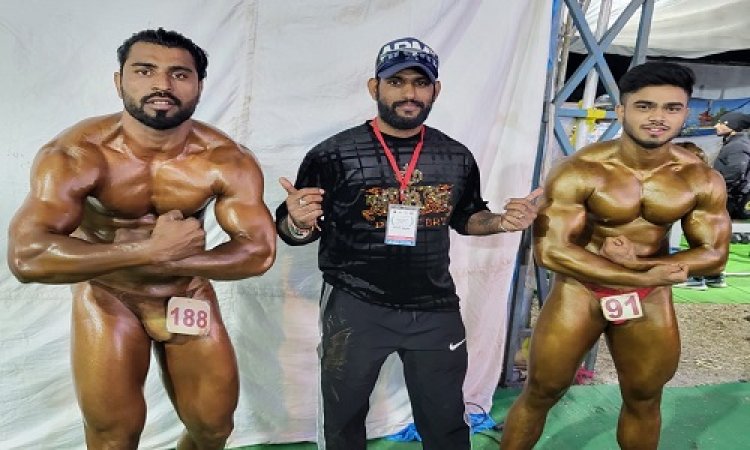 NEWS : मंदसौर में बॉडी बिल्डिंग प्रतियोगिता का आयोजन, नीमच के दो पहलवानों ने मारी बाजी, किया शानदार प्रदर्शन, तो मिला ये इनाम, पढ़े खबर