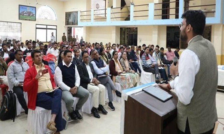 NEWS : पंख अभियान, जिला प्रशासन द्वारा आयोजित स्वयंसेवकों की कार्यशाला संपन्न, कलेक्टर चंद्रा बोले- बांछड़ा समुदाय पंख अभियान से जुड़कर आत्मनिर्भर बने और स्वाभिमान से जिए, पढ़े खबर