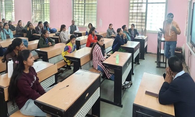 NEWS : जाजू कन्या महाविद्यालय में भारतीय ज्ञान परंपरा पर विभिन्न विधाएं आयोजित, छात्राओं ने कुछ यूं दिखाई अपनी कलां, और मारी बाजी, पढ़े खबर