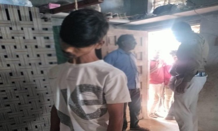 BIG BREAKING : सेमली गांव में नाबालिग ने किया सुसाइड, घर में उठाया ये खौफनाक कदम, जब पिता ने देखा, तो उड़ गए होश, पिपलियामंडी पुलिस जुटी जांच में, पढ़े नरेंद्र राठौर की खबर