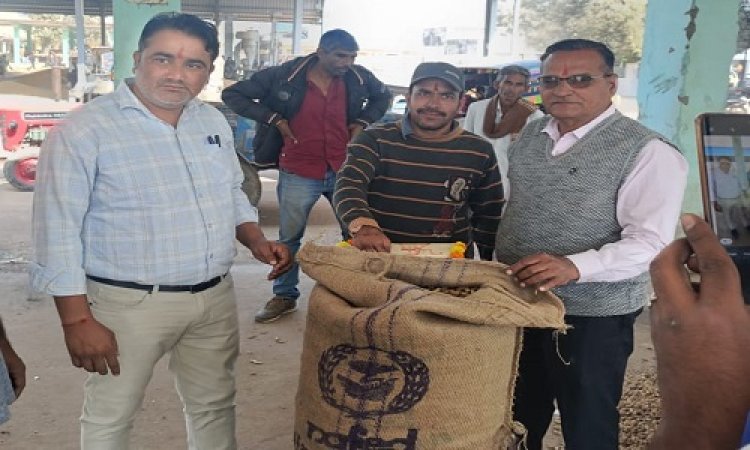 NEWS : निम्बाहेड़ा मंडी में किसानों के लिए हाईटेक सुविधा, तोल केंद्र का हुआ शुभारंभ, अन्नदाताओं को करना होगा ये ऑनलाइन काम, पढ़े खबर