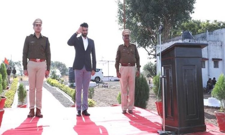 BIG NEWS : जिला कलेक्टर एवं एसपी ने परेड़ का निरीक्षण ली सलामी, नीमच में यहां मनाया मध्य प्रदेश होमगार्ड एवं नागरिक सुरक्षा दिवस, इन सैनिकों को किया सम्मानित, पढ़े खबर