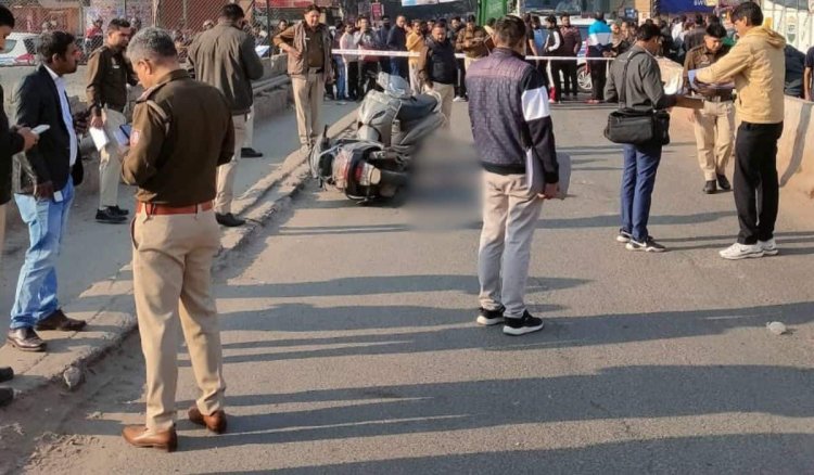 BIG NEWS: बाइक पर आए बदमाश, और की ताबड़तोड़ फायरिंग, मॉर्निंग वॉक पर निकले कारोबारी की सरेराह हत्या, गोलियों की आवाज से गूंजा इलाका, पढ़े खबर