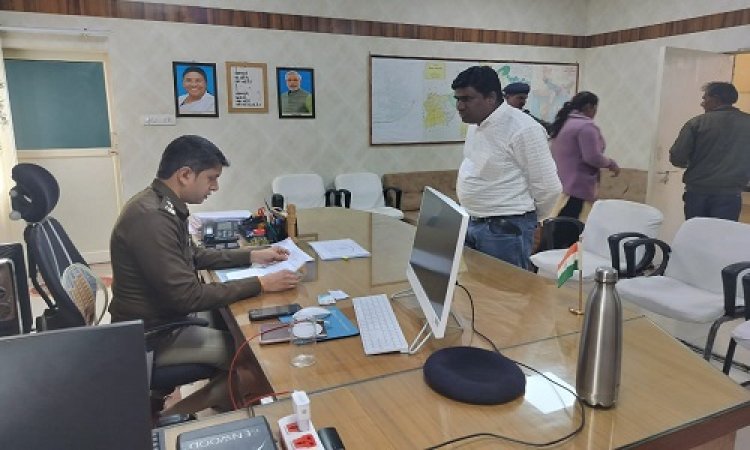 NEWS : जिला पुलिस द्वारा जनसुनवाई का आयोजन, आवेदकों की शिकायतों का तत्काल निराकरण, इन क्षेत्रों में आयोजित हुआ शिकायत निराकरण शिविर, पढ़े खबर
