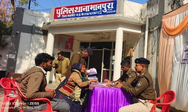 BIG NEWS : मान गए भानपुरा पुलिस, व्हाट्सप्प पर आया कॉल, और बेटे को फंसाने की धमकी, फिर दंपति पहुंचे थाने, तो खाकी ने लिया ये एक्शन, और रोक लिया साइबर फ्रॉड, आप भी हो जाएं सावधान, पढ़े खबर