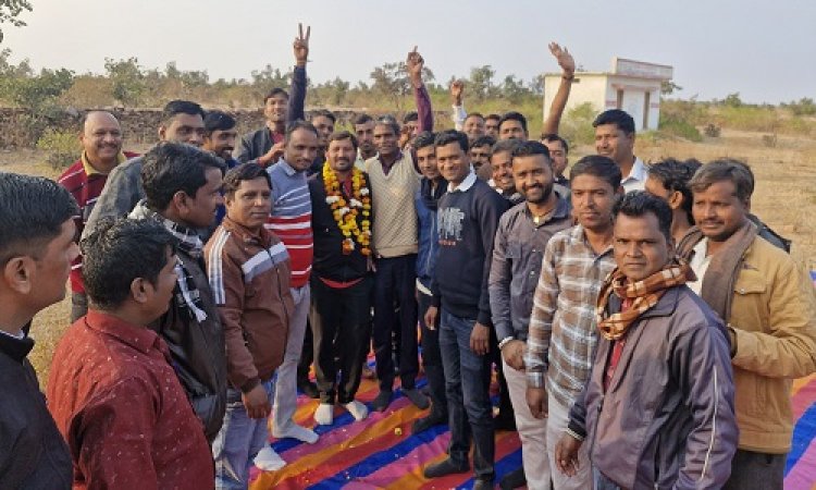 NEWS : रोजगार सहायक सचिव महासंघ का पुर्नगठन, अब ताराचंद धाकड़ के हाथों में कमान, जावद तहसील अध्यक्ष नियुक्त, तो इन्हें भी मिली बड़ी जिम्मेदारी, पढ़े खबर