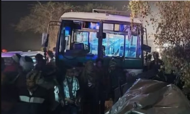 BIG BREAKING : कार से दर्शन करने जाता परिवार, करौली-गंगापुर रोड़ बना काल, हादसा होते ही मच गया कोहराम, इंदौर के 5 लोगों की दर्दनाक मौत, एक साथ अंतिम संस्कार की तैयारी, रौंगटे खड़े कर देगी ये घटना, पढ़े खबर