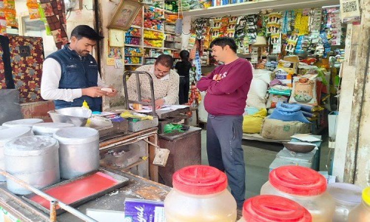 NEWS : मिलावट से मुक्ति अभियान, पेट पूजा सहित इन दुकानों पर खाद्य विभाग की दबिश, सामग्री के लिए नमूने, और जांच के लिए भेजे, रिपोर्ट आने के बाद होगी ये कार्यवाही, पढ़े खबर