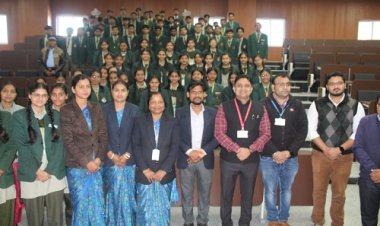 NEWS : स्कूली विद्यार्थियों ने किया मेडिकल कालेज का भ्रमण, इन्होंने दी विभिन्न विभागों की जानकारी, फिर पौधारोपण कर दिया ये संदेश, पढ़े खबर