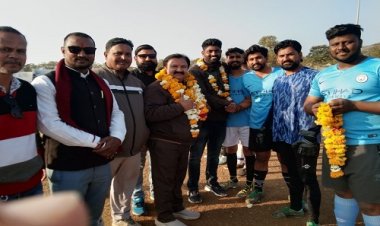 BIG NEWS : गणतंत्र दिवस फुटबाल स्पर्धा, राज फुटबाल क्लब व नीमच ब्रदर्स का अगले दौर में प्रवेश, आज इन टीमों के बीच कड़ा मुकाबला, तो ये होंगे मुख्य अतिथि, पढ़े खबर