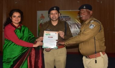 BIG NEWS : अपने दायित्वों का उत्कृष्ट निर्वहन, अब इन पुलिस अधिकारी-कर्मचरियों को मिला फल, कलेक्टर और एसपी ने कुछ यूं किया सम्मानित, पढ़े खबर