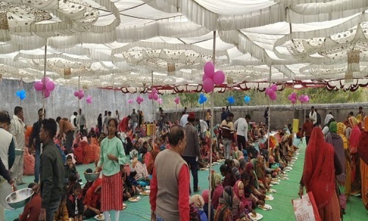 BIG NEWS : व्यापार-व्यवसाय किए बंद, और श्रीराम की भक्ति में लीन हुए नगरवासी, जब शुरू हुई महाप्रसादी, तो पहुंचे हजारों लोग, रामपुरा में हुए इस भव्य आयोजन ने छोड़ी छाप, पढ़े रुपेश सारू की ये खबर