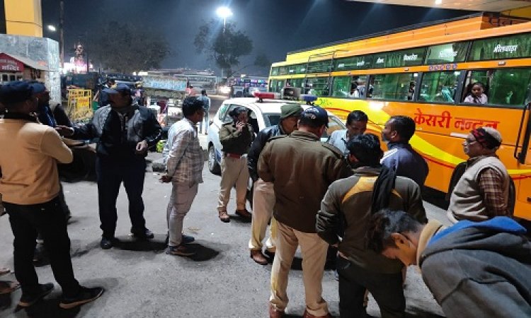 BIG NEWS : सड़क सुरक्षा माह, यहां लगाया चैकिंग पॉइंट, तो यहां बसों को खंगाला, समझाइश के साथ चालानी कार्यवाही भी, आप भी करें नियमों का पालन, जागरूकता लाने के प्रयास में यातायात पुलिस, पढ़े खबर