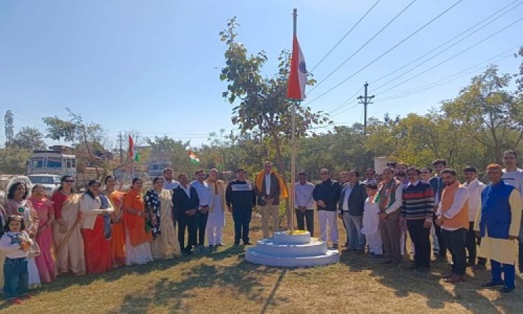 NEWS : NSSG ग्रुप ने मनाया गणतंत्र दिवस, राष्ट्रपिता महात्मा गांधी के चित्र पर किया माल्यार्पण, डॉ. चौधरी ने किया ध्वजारोहण, पढ़े खबर