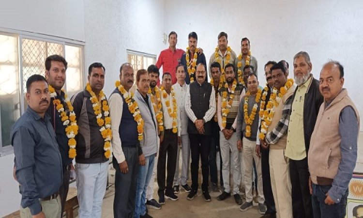 NEWS : एमपी विद्युत कंपनी कर्मचारी संघ की नीमच शाखा का पुनर्गठन, नवनियुक्त पदाधिकारियों को मिले नियुक्ति पत्र, पढ़े खबर
