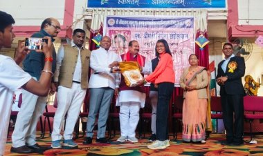 NEWS : जाजू कन्या महाविद्यालय में चार दिवसीय वसंत उत्सव का समापन, स्व. श्रीमती खंडेलवाल की स्मृति में पुरस्कार किए वितरित, विधायक परिहार ने कहीं ये बड़ी बात, पढ़े खबर