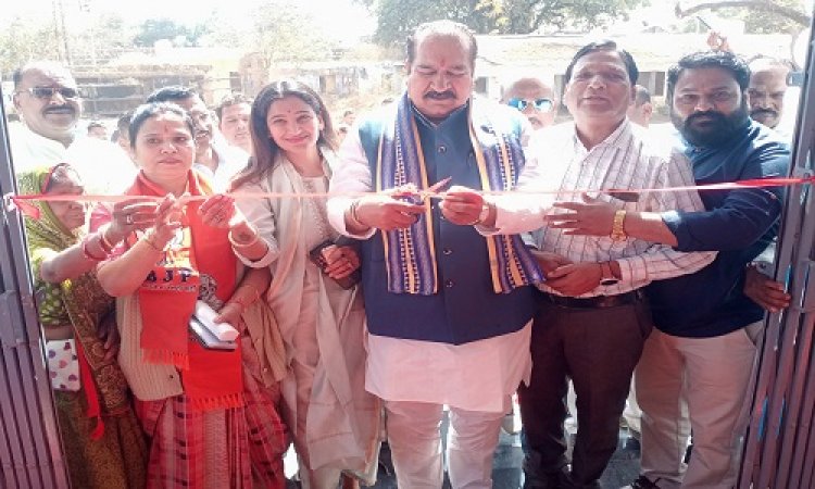NEWS : शासकीय हाई स्कूल बघाना के विद्यार्थियों को मिली नवीन भवन की सौगात, जनप्रतिनिधियों ने किया लोकार्पण, विधायक परिहार बोले- बच्चों को मिलेगा बेहतर शैक्षिक वातावरण, पढ़े खबर