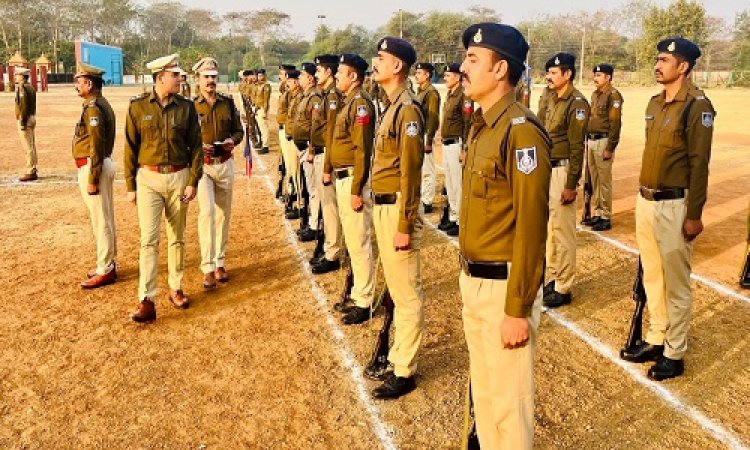 BIG NEWS : नीमच पुलिस लाइन में जनरल परेड, और निरिक्षण करने पहुंचे एसपी अंकित जायसवाल, फिर इन अधिकारियों-कर्मचारियों को किया पुरस्कृत, पढ़े खबर