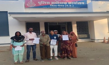 BIG NEWS : नयागांव की इस कॉलोनी में दो पक्षों में विवाद, शनिवार को पहला, तो आज दूसरा पक्ष भी पहुंचा एसपी कार्यालय, बताई पूरी घटना, और इनके खिलाफ कार्यवाही की मांग, पढ़े खबर