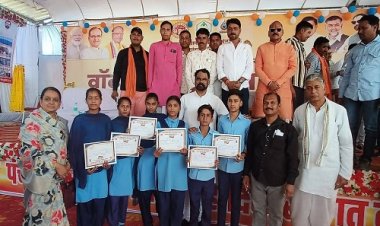 NEWS : वाटर शेड अभियान यात्रा पहुंची फूलपुरा गांव, विधायक मारु ने कार्यक्रम को किया संबोधित, फिर विकास कार्यो का किया लोकार्पण, पढ़े खबर