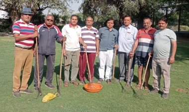 BIG NEWS : नीमच के इस मुक्तिदाम पर पहुंचे स्वच्छता विकास अभियान संस्था और बैकुंठ धाम प्रबंधन समिति के सदस्य, चलाया साफ-सफाई अभियान, नगर पालिका से की बड़ी मांग, पढ़े खबर