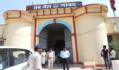 BIG NEWS : जिला कलेक्टर हिमांशु चंद्रा पहुंचे जावद जेल, नाश्‍ता-भोजन की गुणवत्‍ता की ली जानकारी, तो सुविधाओं का भी लिया जायजा, जेलर को दिए ये निर्देश, पढ़े खबर