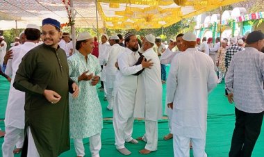 NEWS : मनासा में मुस्लिम समाज में मनाई ईद, गले मिलकर एक दूसरे को दी मुबारकबाद, नमाज अदा मांगी अमन-चैन की दुआ, पढ़े खबर