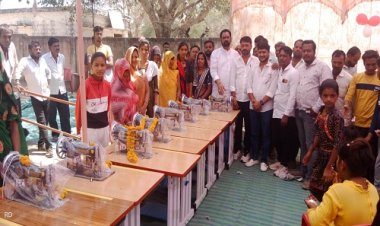 NEWS : महिलाओं को आत्मनिर्भर बनाने और रोजगार से जोड़ने का उद्देश्य, मनासा की इस ग्राम पंचायत में सिलाई मशीन वितरण कार्यक्रम संपन्न, पढ़े खबर