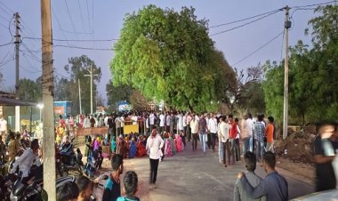 BIG BREAKING : तुलसीराम की मौत के बाद आक्रोशित हुए परिजन, मुख्य मार्ग पर रखा शव, और किया चक्काजाम, प्रशासनिक-पुलिस अधिकारी मौके पर, मामला रामपुरा क्षेत्र में मौजूद कंपनी में हुए हादसे का, पढ़े खबर