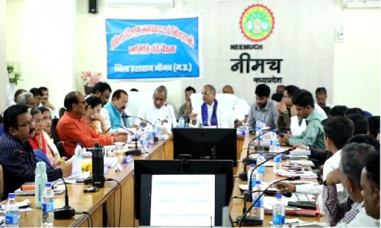 BIG NEWS : राज्यसभा सांसद गुर्जर की उपस्थिति में कलेक्टोरेट में दिशा कमेटी की बैठक संपन्न, सांसद गुप्ता ने की अध्यक्षता, माईक्रो सिंचाई प्रोजेक्ट, पीएम ग्राम सड़क योजना और सोलर पैनल लगाने पर चर्चा, दिए ये निर्देश, पढ़े खबर