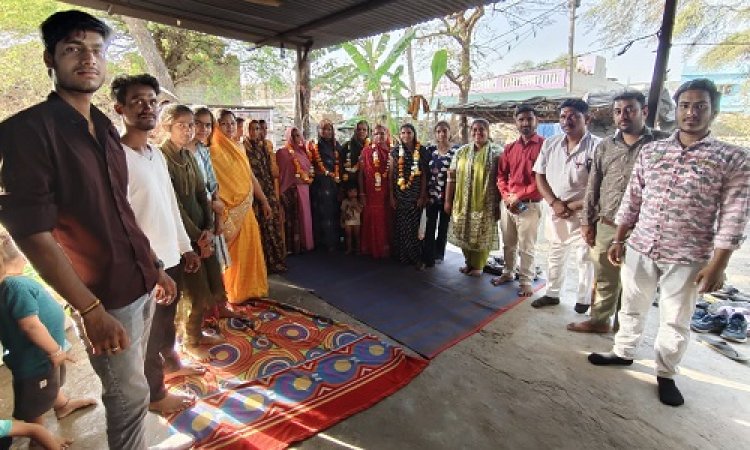 NEWS : अंतर्राष्ट्रीय महिला दिवस, जन अभियान परिषद के सदस्य पहुंचे आदर्श ग्राम बोरखेड़ी तालाब, दीवार पर किया लेखन, स्वच्छता का दिया संदेश, पढ़े खबर