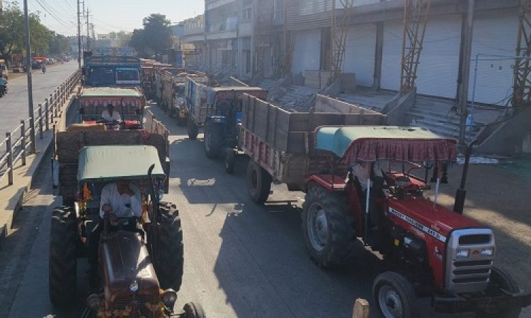 NEWS : दो दिनों बाद खुली मनासा मंडी, किसान लेकर आएं उपज, तो वाहनों की लगी लंबी कतार, क्या बन गई जाम की स्थिति, पढ़े खबर
